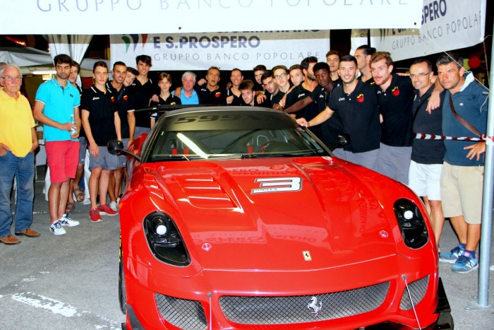 Tutti in Ferrari!